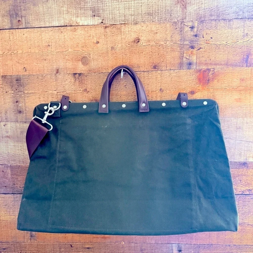NWOT Line Of Trade Olive Canvas Weekender Bag